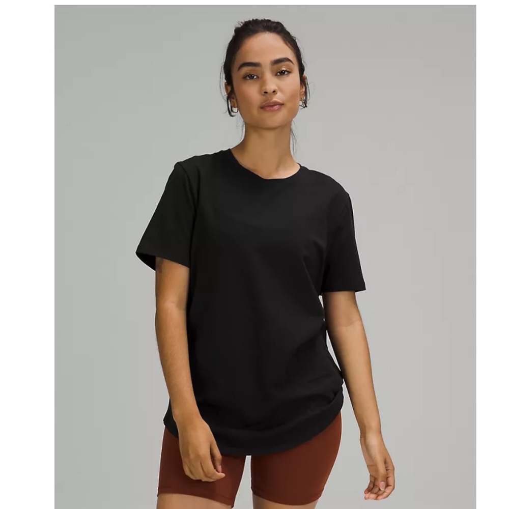 Lululemon Classic Black Women's T-Shirt - size 6
